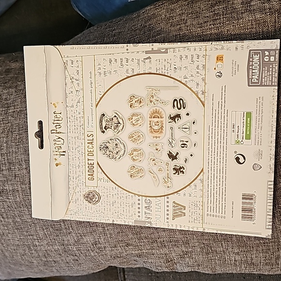 4 for $15 NEW HARRY POTTER GADGET DECALS 27 PIECE - Picture 2 of 2